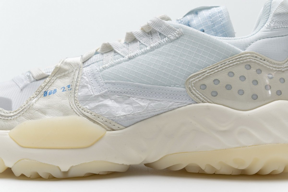 CW0782-141 Jordan Delta SP Sail