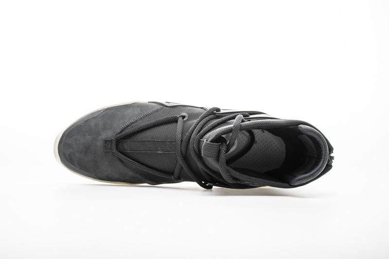 Fear Of God 1 x Nike Air "Light Bone" AR4237-002