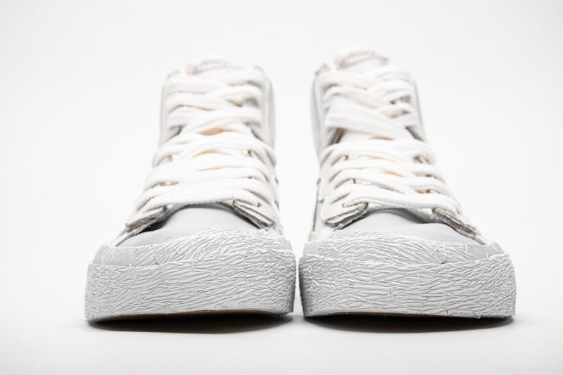 BV0072-100 Sacai x Nike Blazer Mid White Grey