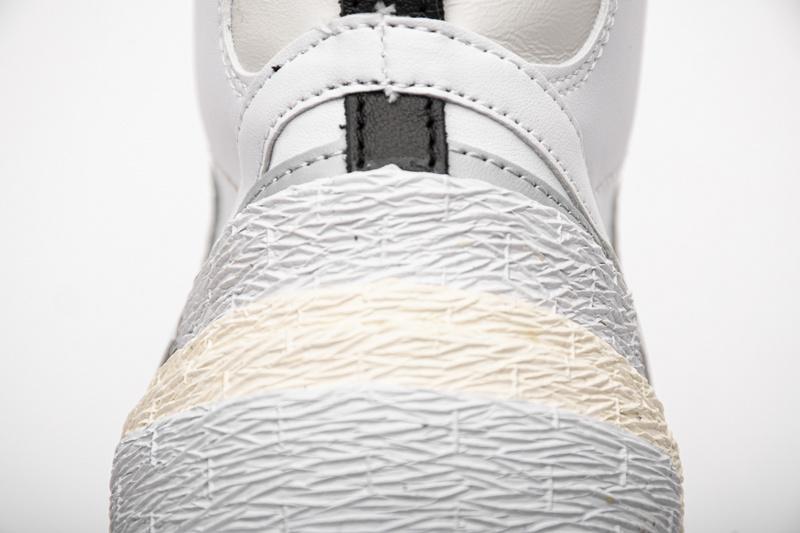 BV0072-100 Sacai x Nike Blazer Mid White Grey
