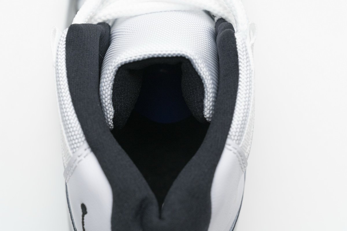 378037-100 Air Jordan 11 Retro “Concord”