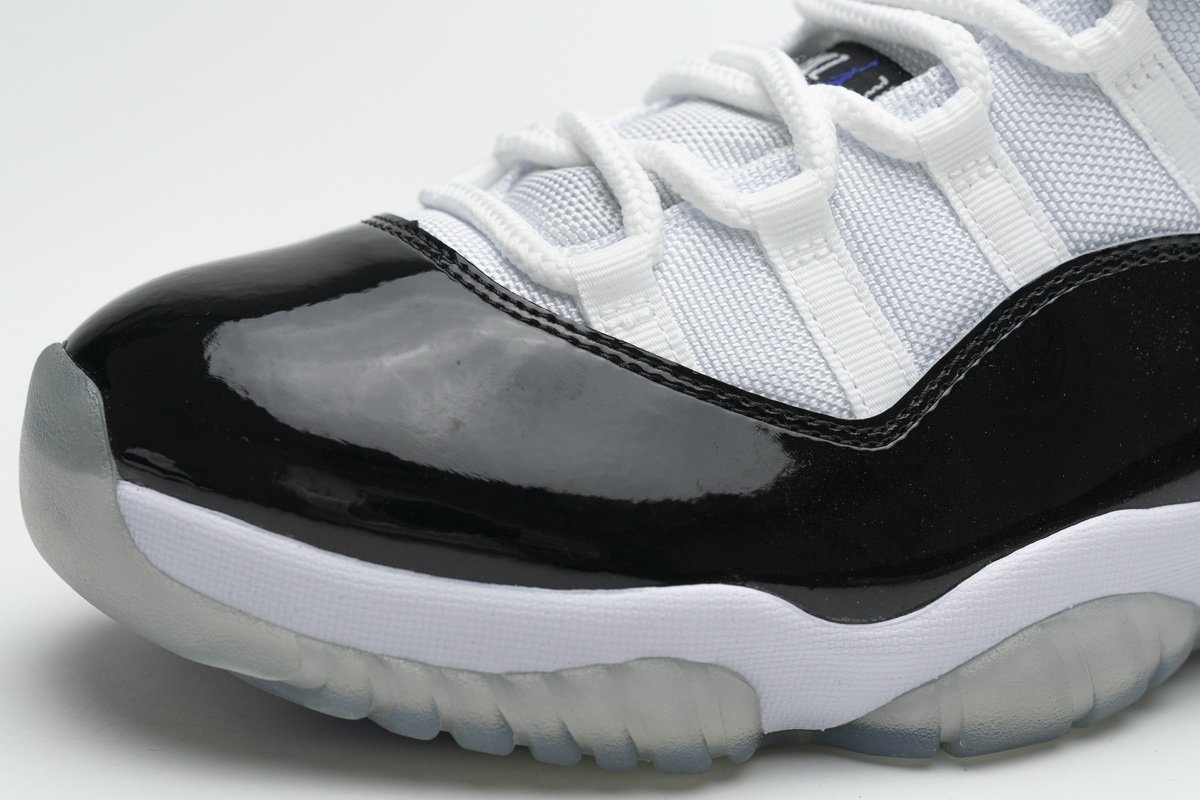 378037-100 Air Jordan 11 Retro “Concord”