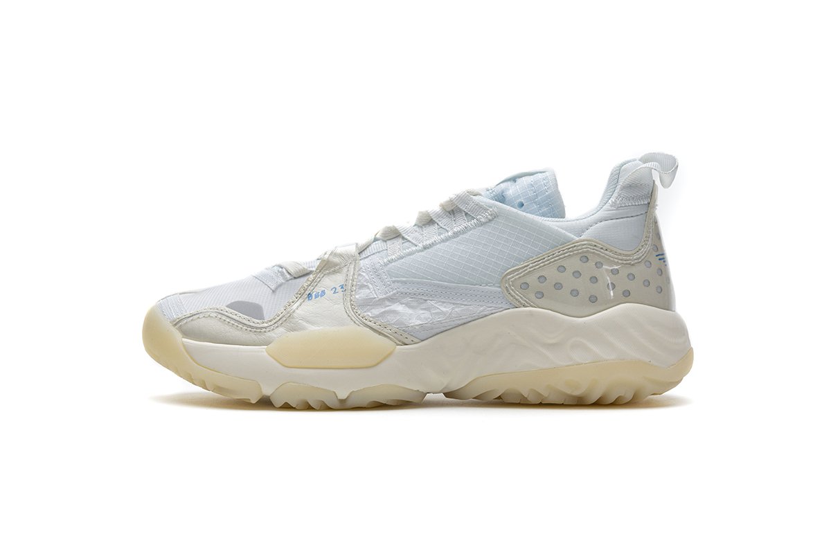 CW0782-141 Jordan Delta SP Sail