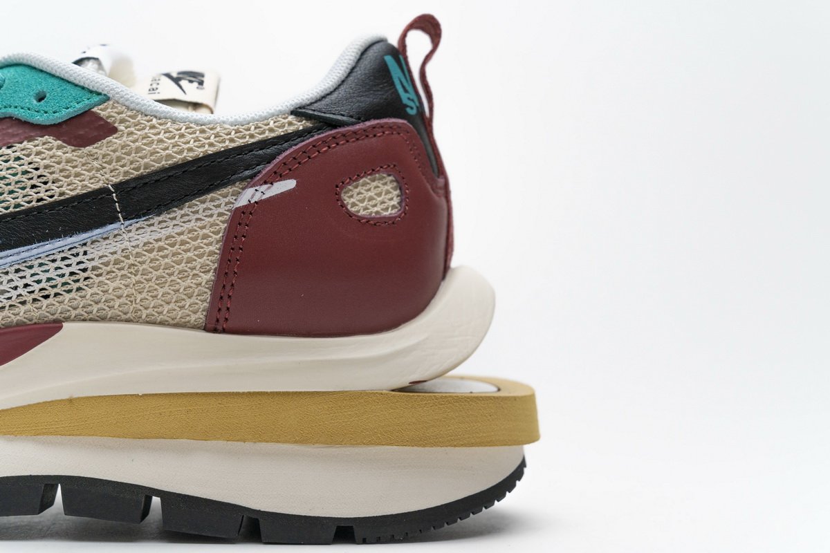 CI9928-301 Sacai x Nike Pegasua Vaporfly Villain Red Yellow Green