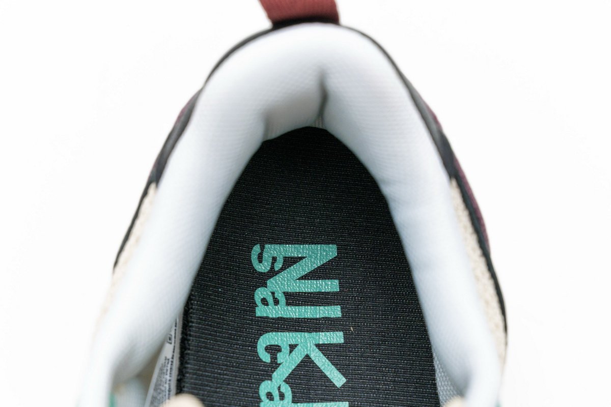 CI9928-301 Sacai x Nike Pegasua Vaporfly Villain Red Yellow Green