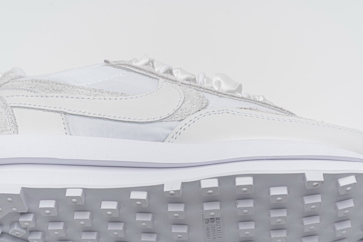 BV0073-101 Nike LD Waffle Sacai White Nylon