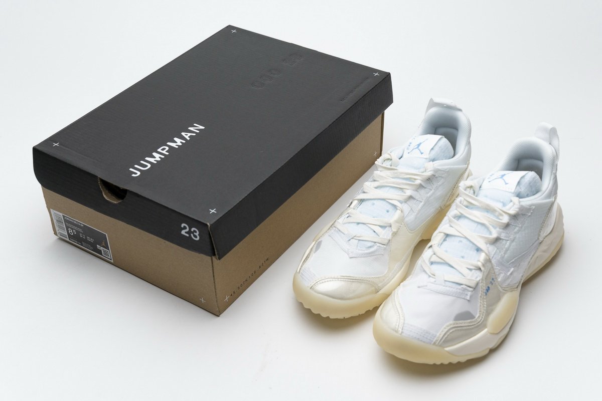 CW0782-141 Jordan Delta SP Sail