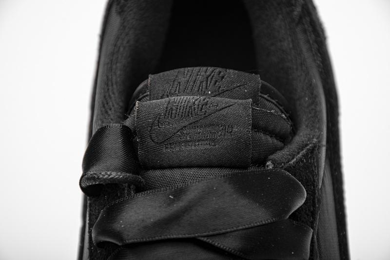 BV0073-002 Sacai x Nike LDWaffle BlackWhite