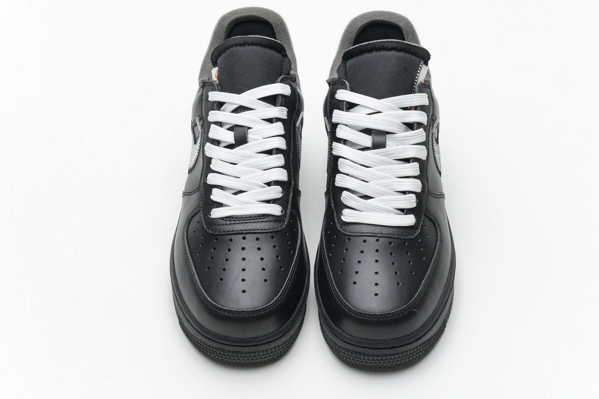 AV5210-001 OFF White X Air Force 1 ’07 Low MOMA