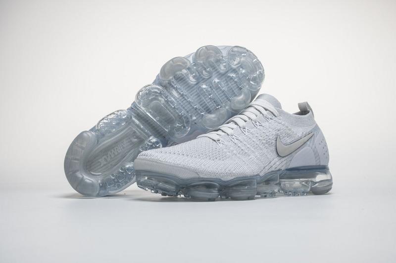 942842-100 Nike Air VaporMax 2018 2.0 ‘White Grey Hook’