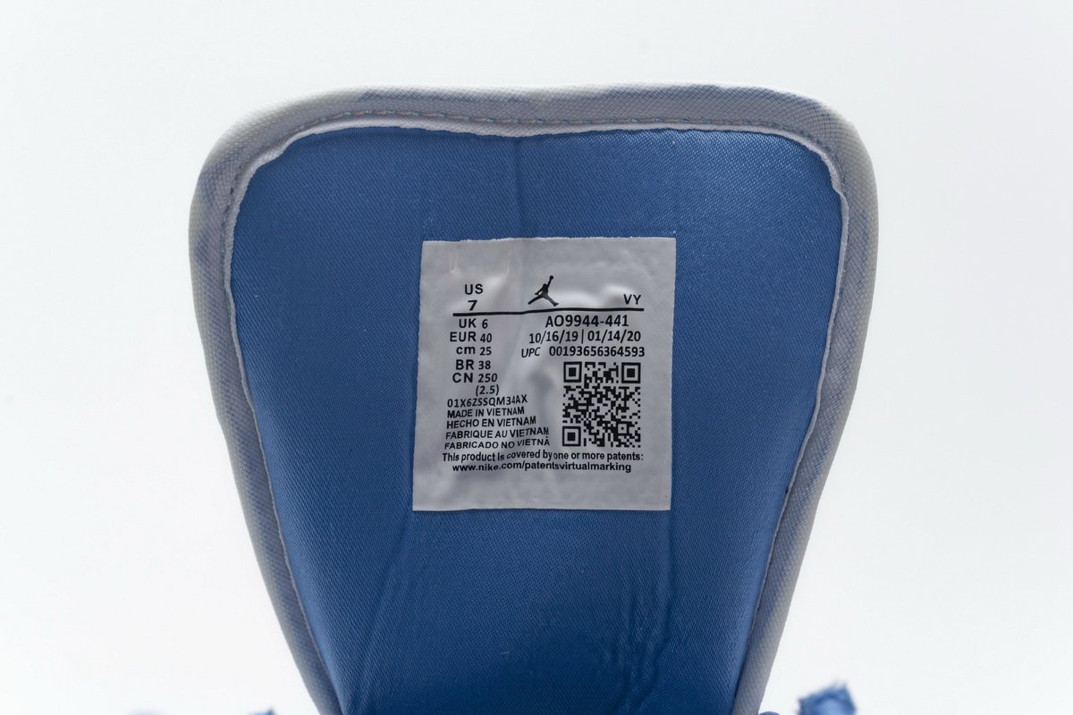 AO9944-441 Air Jordan 1 Low UNC