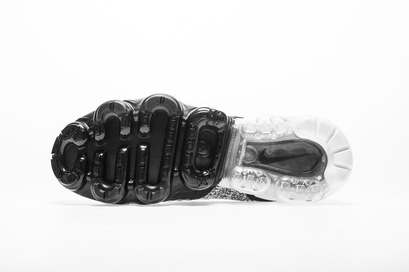 Nike VaporMax 2018 “Black White” 942842-016