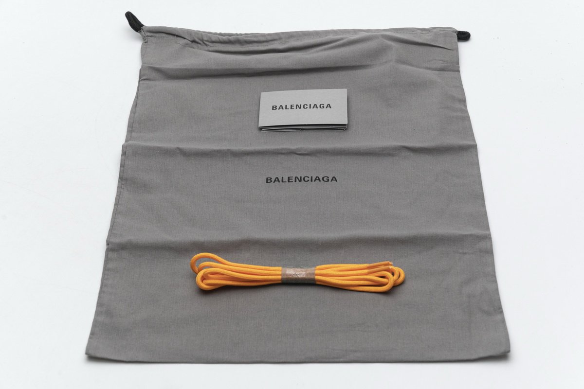 568615 W2GN5 5817 Blenciaga Track 2 Sneaker Orange
