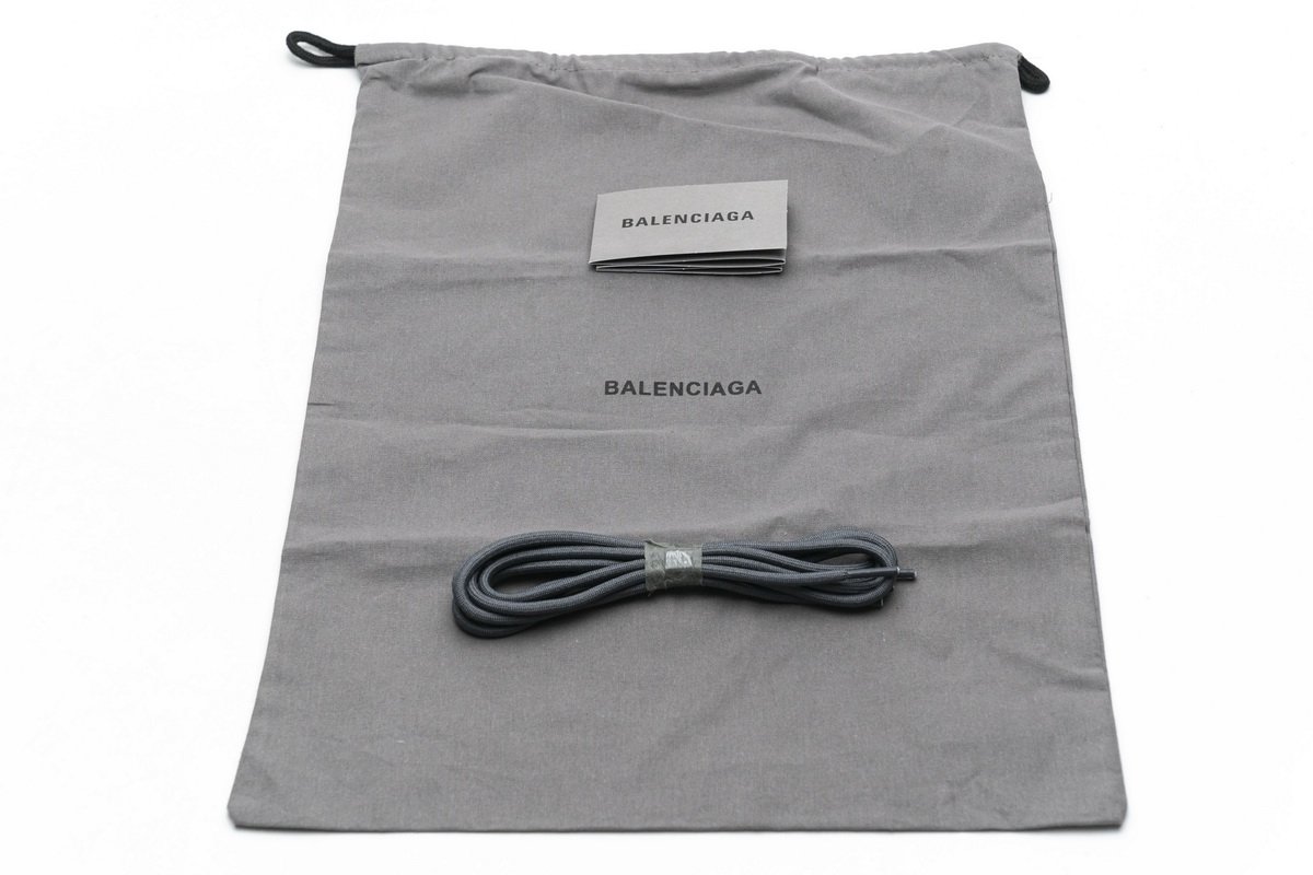 568615 W2GN3 1285 Blenciaga Track 2 Sneaker Charcoal