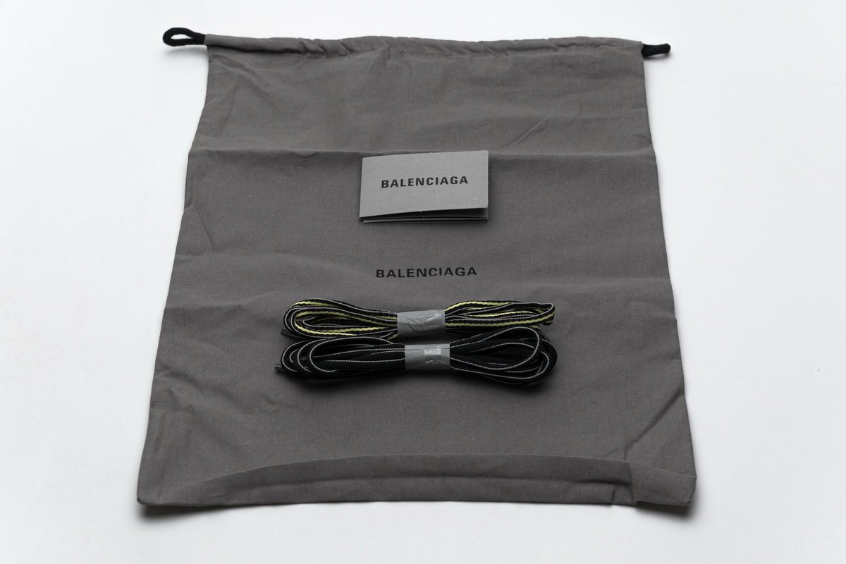542023 w1gc1 1230 Ba*len*cia*ga tess s.silver green