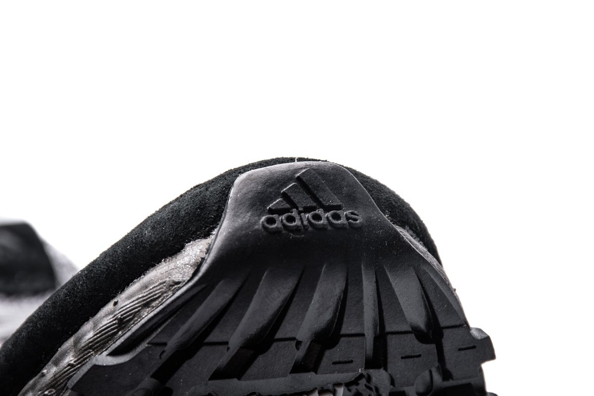 GAME OF THRONES x Ultra Boost “House Stark”EE3706