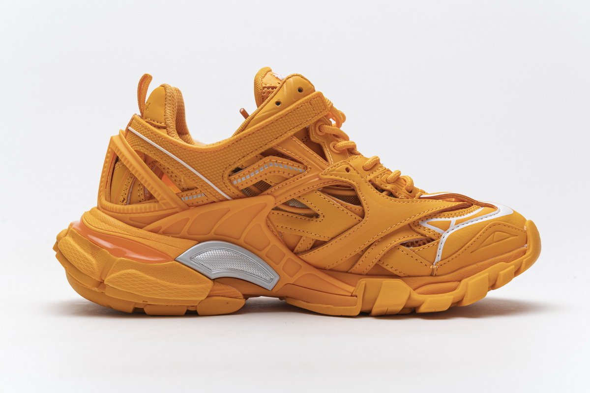 568615 W2GN5 5817 Blenciaga Track 2 Sneaker Orange