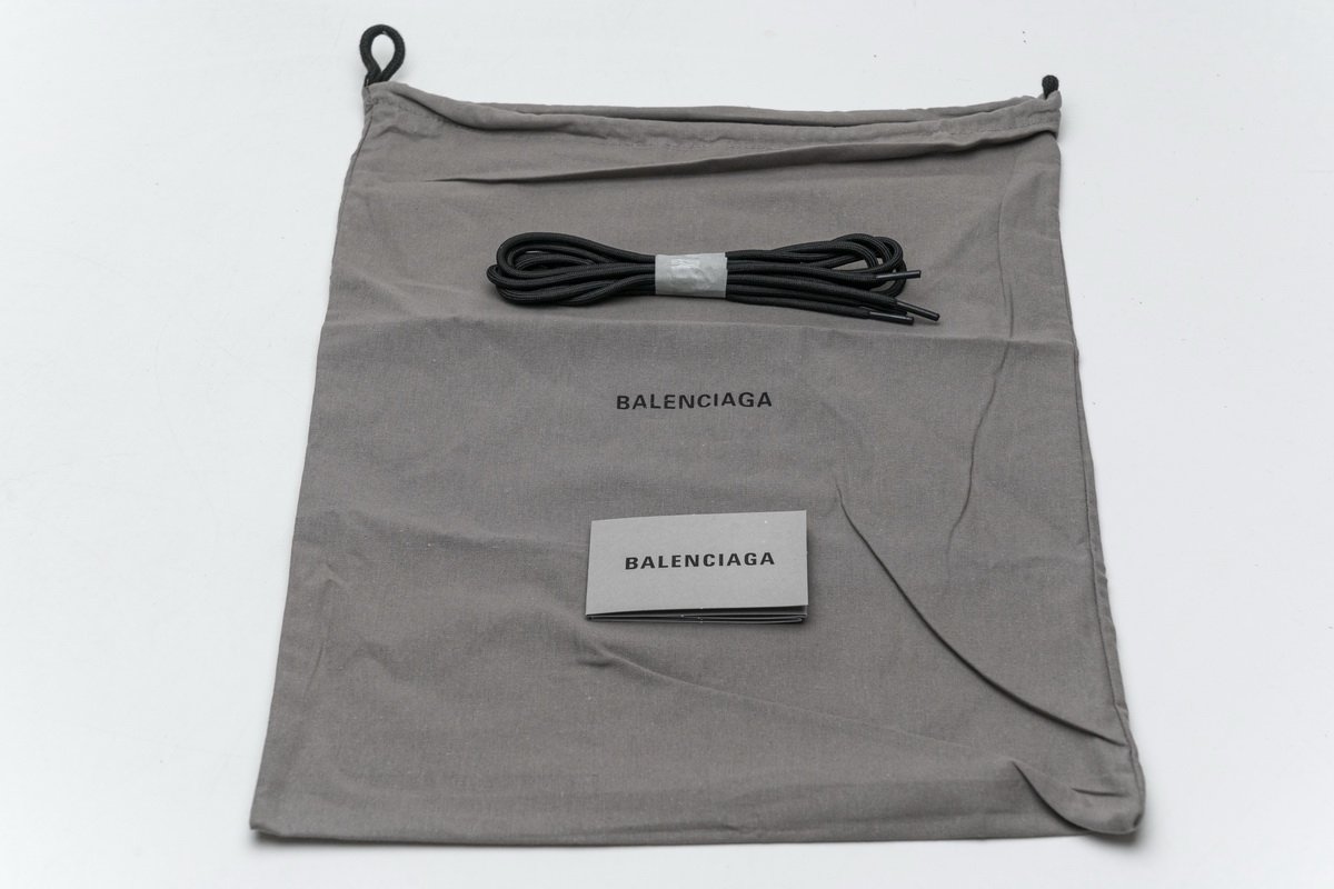 570391 W2GN3 1090 Blenciaga Track 2 Sneaker Black White