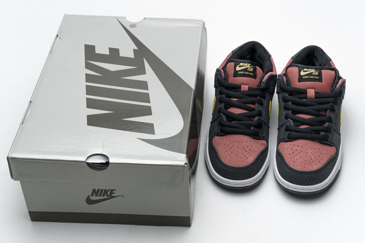 504750-076 Nike Dunk Low Premium SB QS“Walk Of Fame”