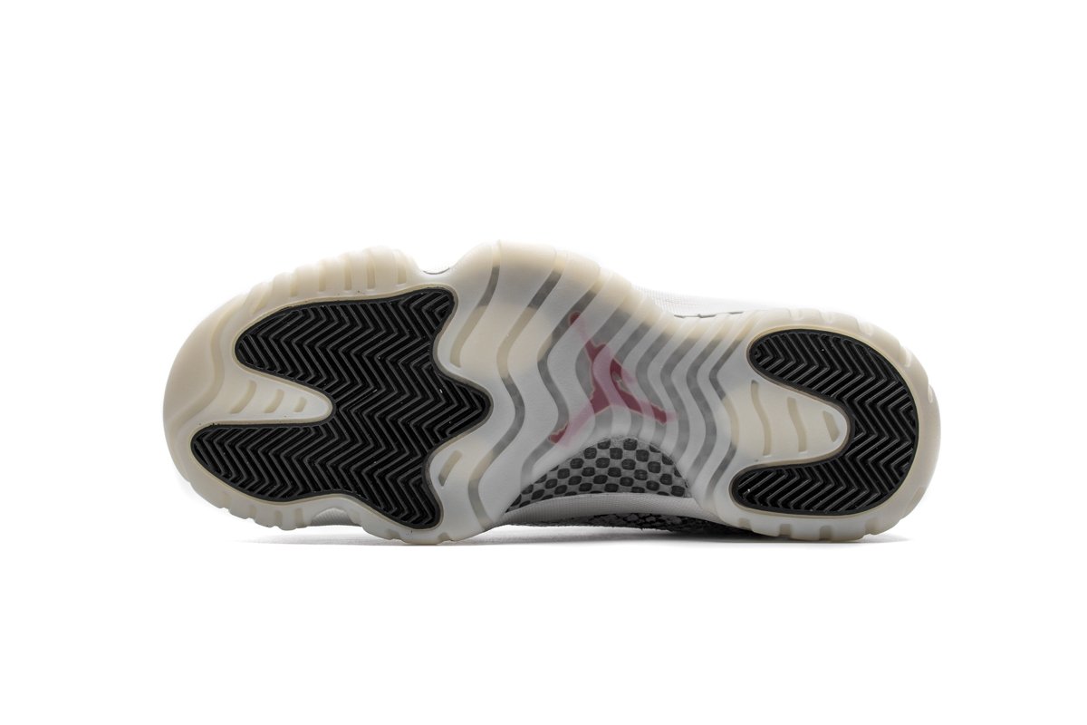 Air Jordan 11 Low “Light Bone”CD6846-002