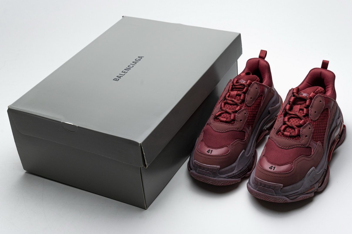 541624 w09e1 1628 Ba*len*cia*ga triple s red wine