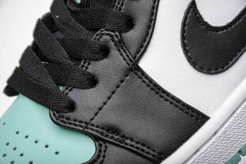 Air Jordan 1 Low Emerald Toe 553558-117
