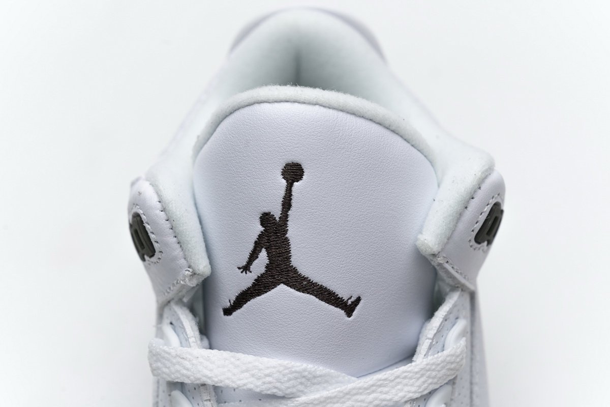 136064-122 Air Jordan 3 Retro ‘Mocha’