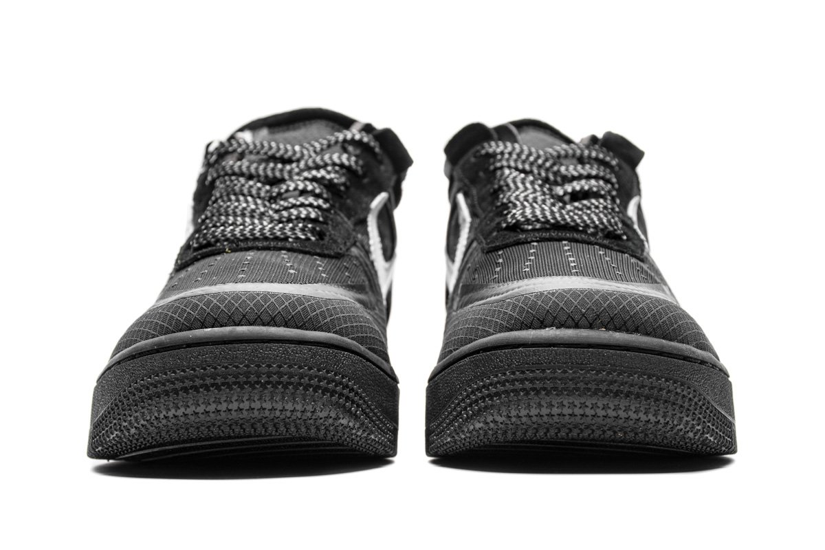 AO4606-001 OFF White X Air Force 1 Low Black