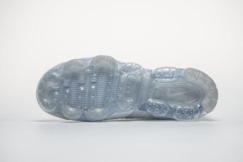 942842-100 Nike Air VaporMax 2018 2.0 ‘White Grey Hook’