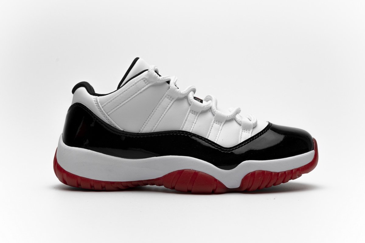 AV2187-160 Air Jordan 11 Low “White Bred”