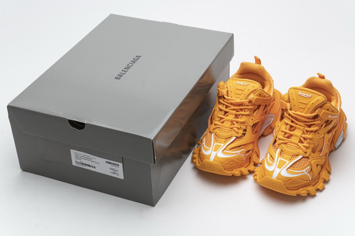 568615 W2GN5 5817 Blenciaga Track 2 Sneaker Orange