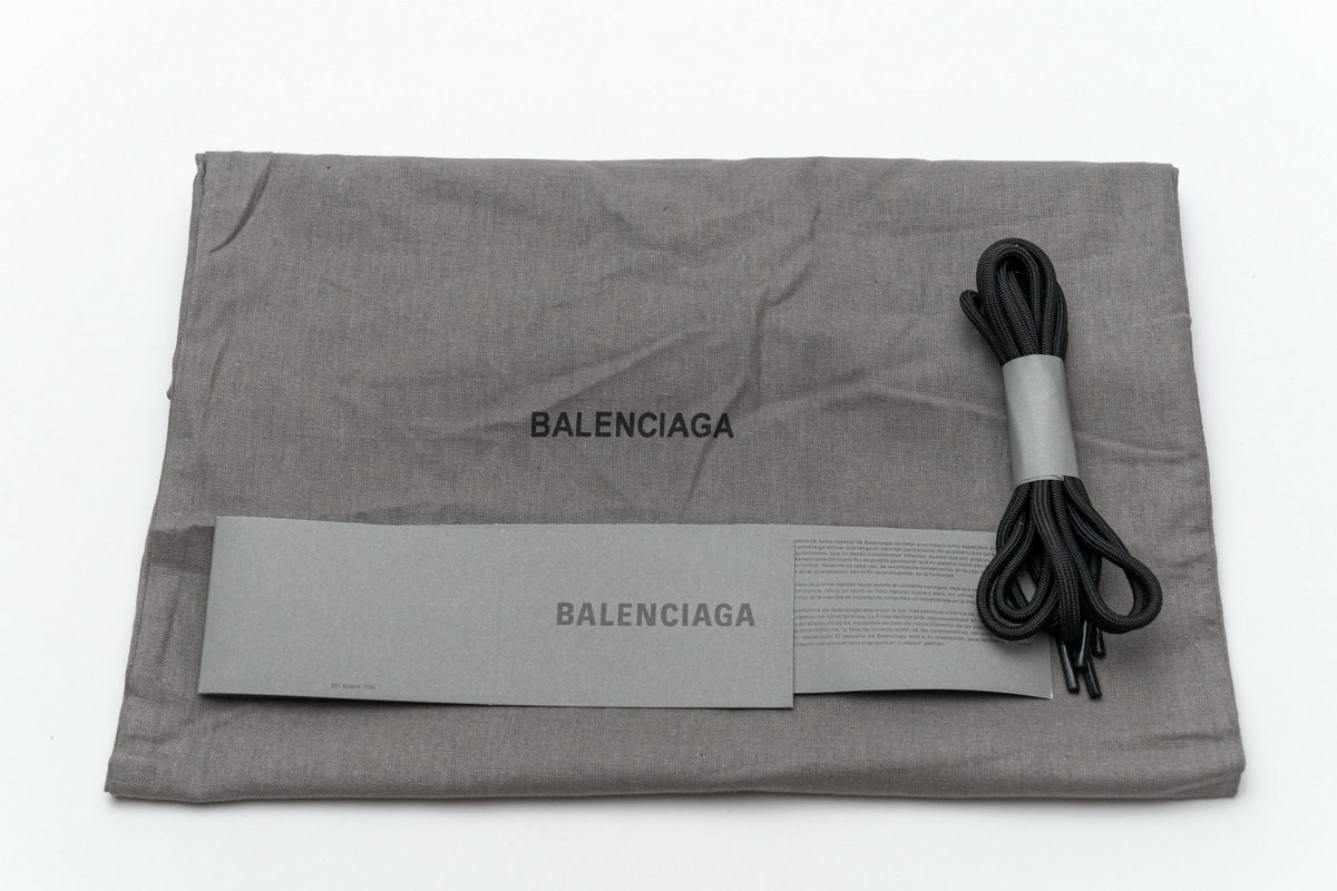 570391 W2GN1 1000 Blenciaga Track 2 Sneaker Black