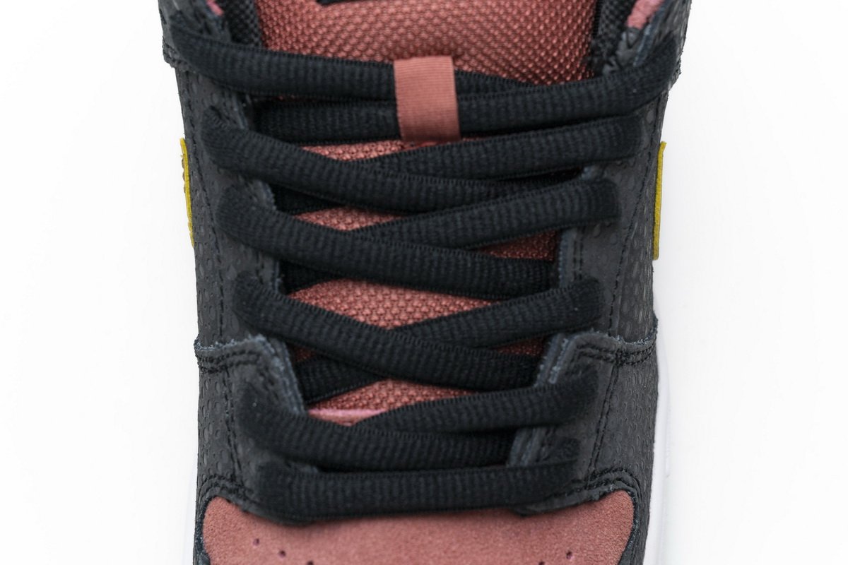 504750-076 Nike Dunk Low Premium SB QS“Walk Of Fame”