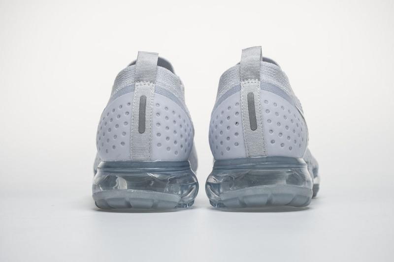 942842-100 Nike Air VaporMax 2018 2.0 ‘White Grey Hook’