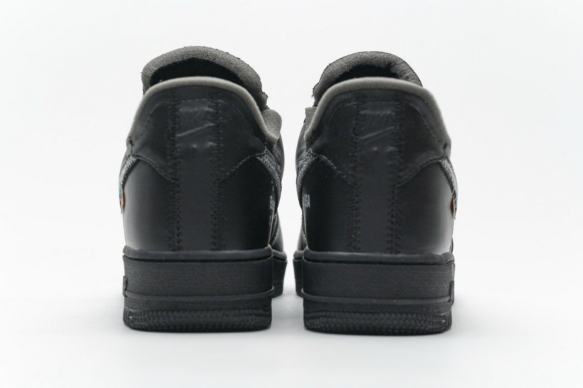 AV5210-001 OFF White X Air Force 1 ’07 Low MOMA
