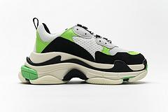 483513 w06e1 1008 Ba*len*cia*ga triple s white green