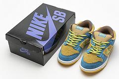 313170-731 Dunk Low Premium SB “Three Bears”