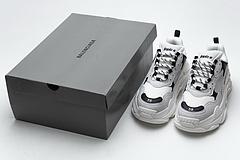 584088 w06e2 1769 Ba*len*cia*ga triple s black grey