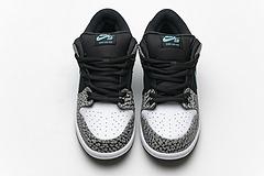 BQ6817-009 Nike SB Dunk Low “atmos Elephant”