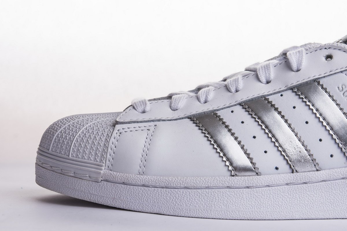 S*perstar shoes footwear white/silver metallic/core black