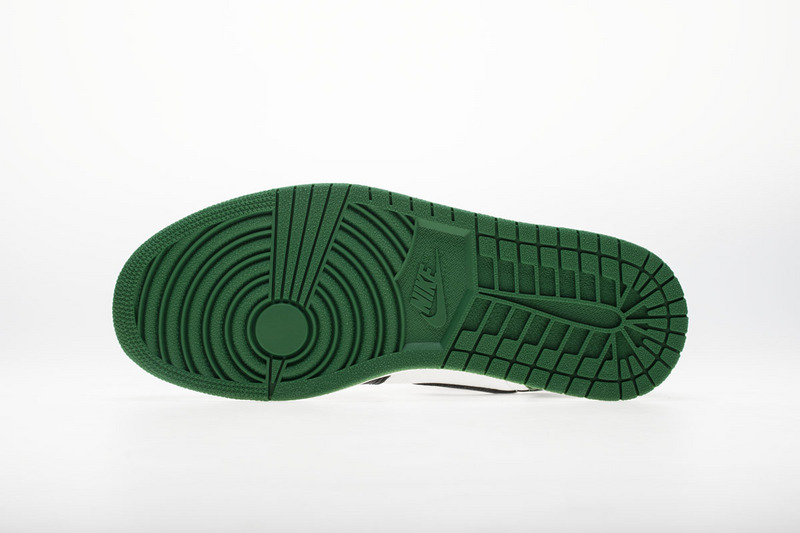 Air Jordan 1 High OG “Pine Green” 555088-302