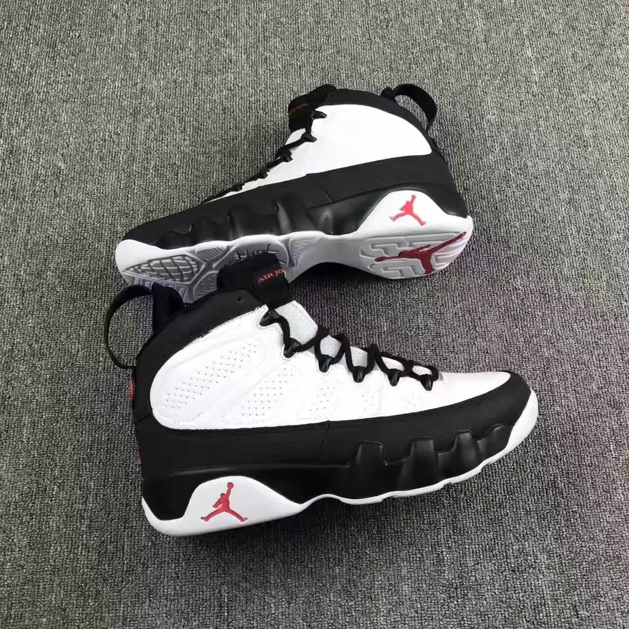 Air Jordan 9 OG “Space Jam” 302370-112