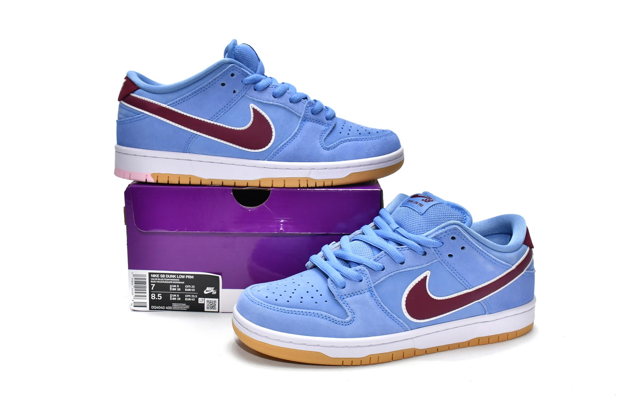Nike SB Dunk Low Philadelphia Phillies