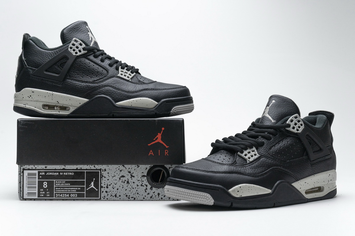 Air Jordan 4 Retro Oreo