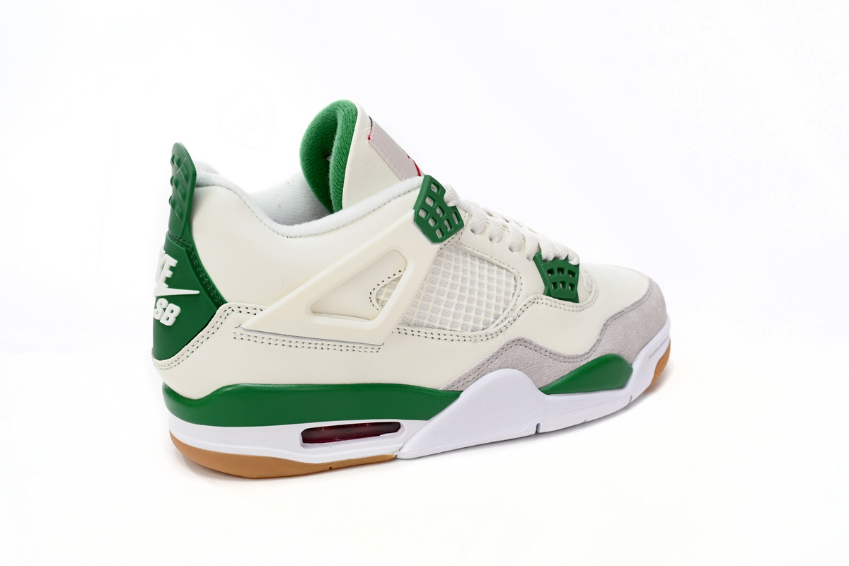 Nike SB x Air Jordan 4 “Pine Green”Calaite